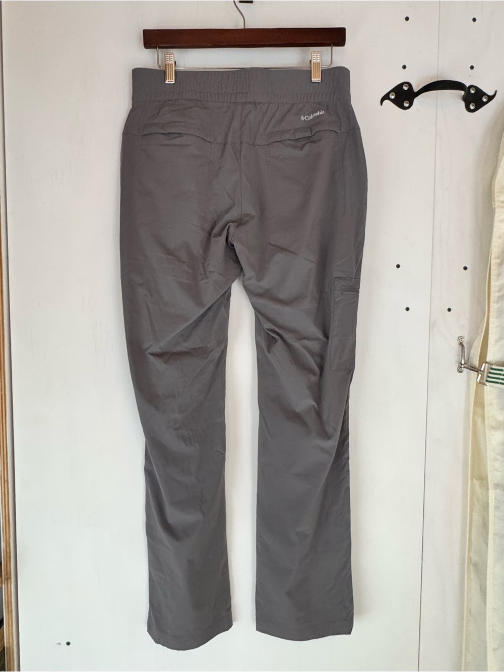 Columbia Gray Straight-Leg Women's Outdoor Pants - Picture 2 of 7